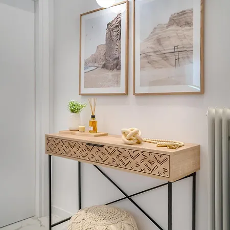 Unique Koukaki Three Bedroom Apartment *